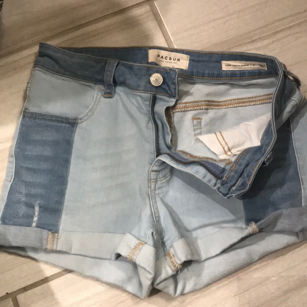 SUPER CUTE PACSUN SHORTS